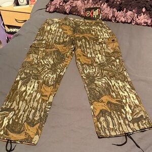 Realtree Men's Cargo Pants in Camouflage Brown